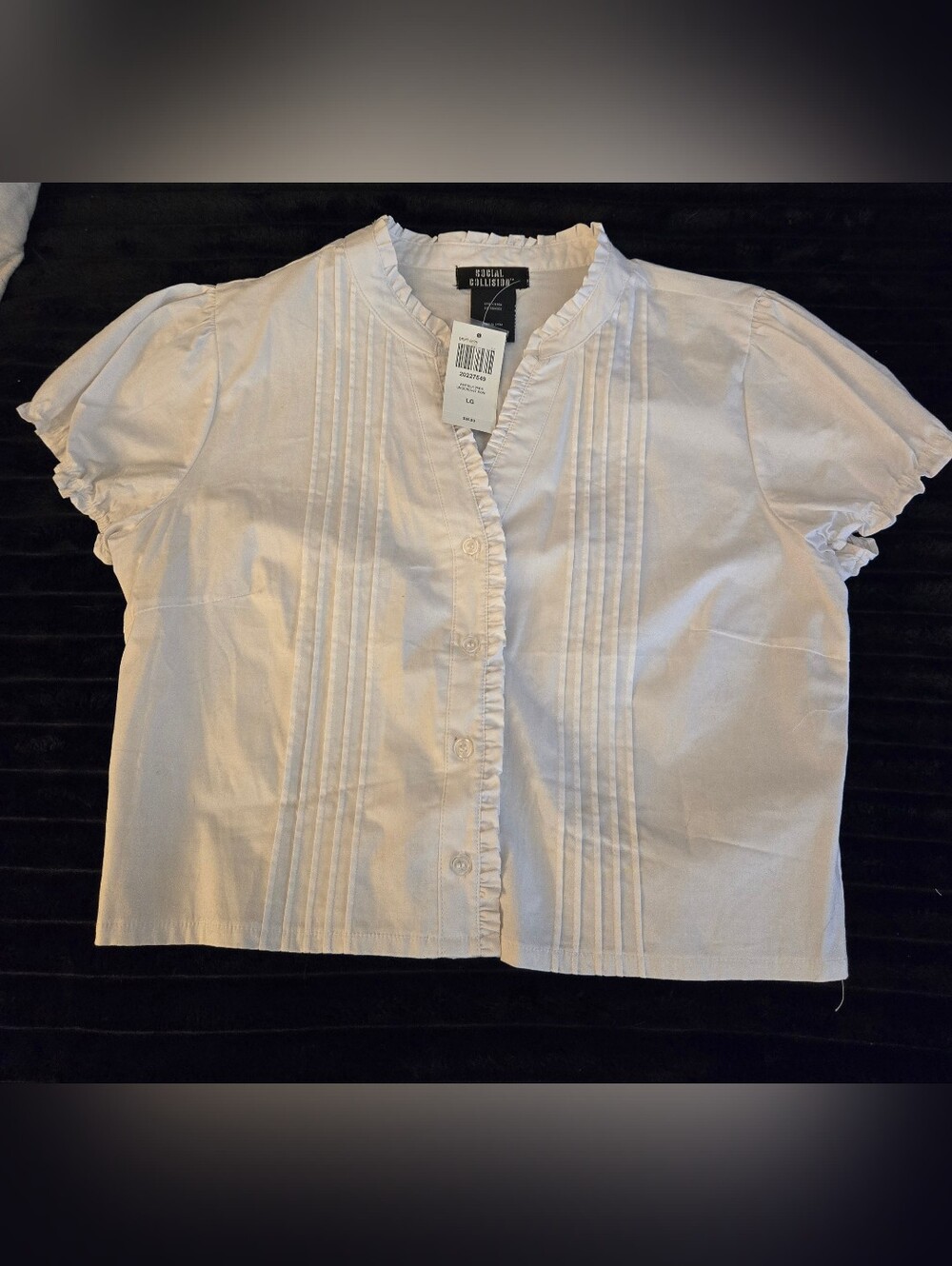 Social Collision Hot Topic White Pintuck Ruffle Crop Blouse Large NWT